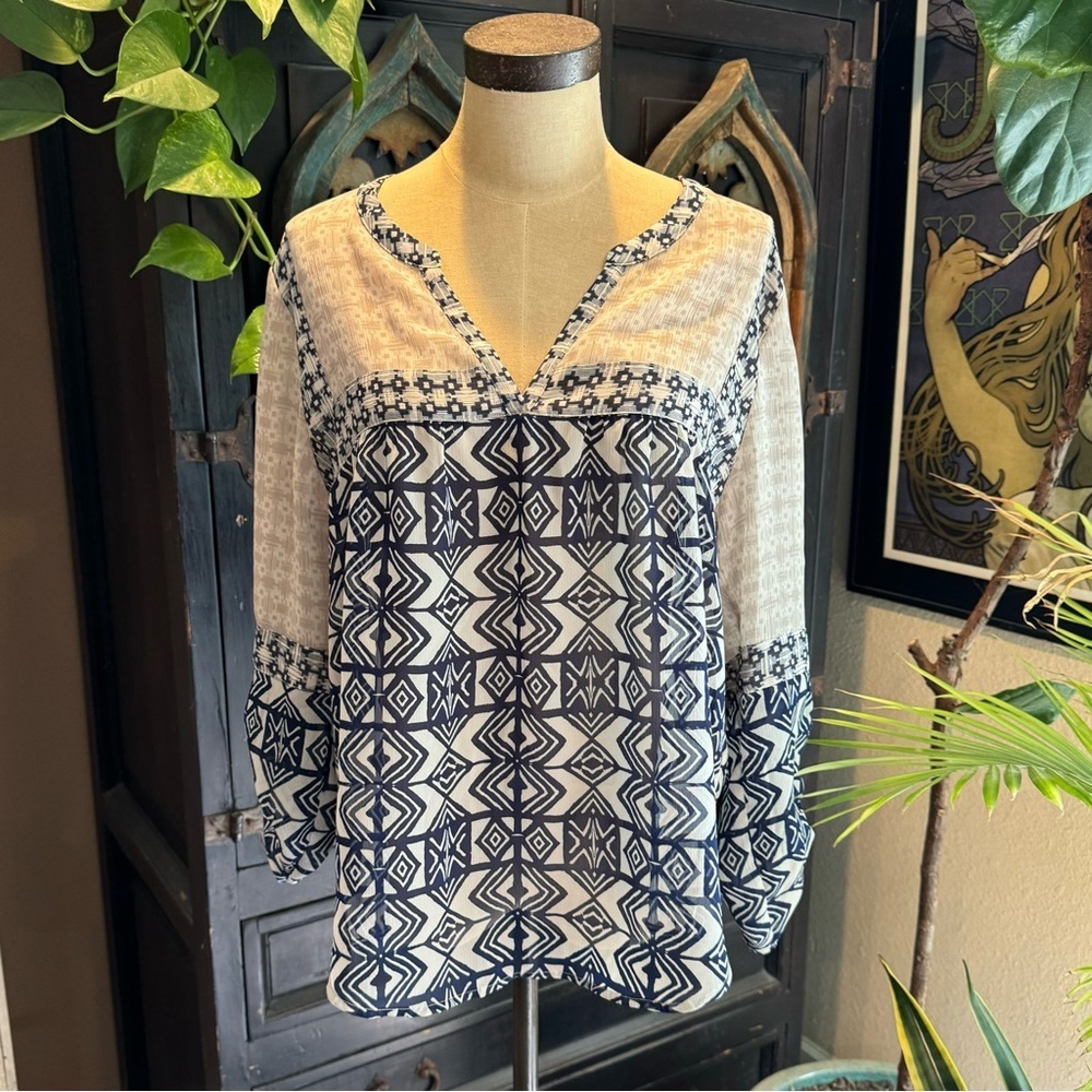 Lucky Brand v neck bohemian peasant top tribal pattern vintage 70’s vibe